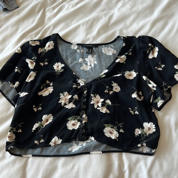 Crop top - Picture 1 of 2